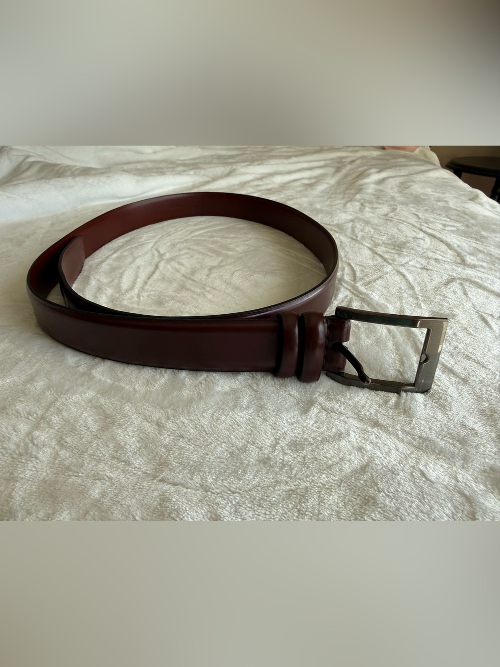 Source Unknown Dark Brown Leather Men's Belt with Silver Buckle